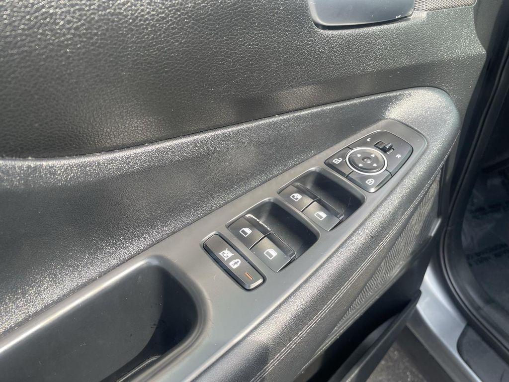 used 2019 Hyundai Santa Fe car, priced at $16,495