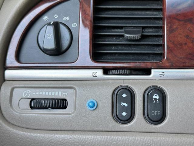 used 2004 Lincoln Town Car car, priced at $16,997