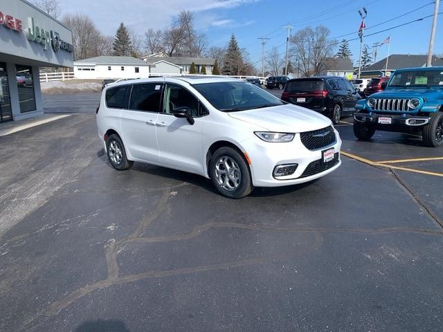 new 2024 Chrysler Pacifica car, priced at $56,316