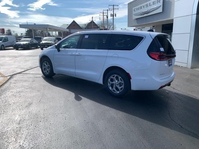 new 2024 Chrysler Pacifica car, priced at $56,316