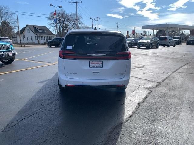 new 2024 Chrysler Pacifica car, priced at $56,316