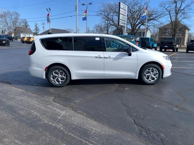 new 2024 Chrysler Pacifica car, priced at $56,316