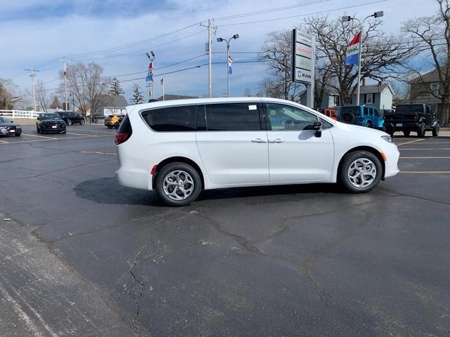 new 2024 Chrysler Pacifica car, priced at $56,316