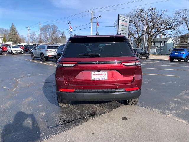 new 2025 Jeep Grand Cherokee car, priced at $43,979