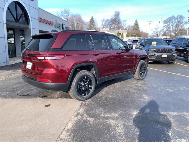 new 2025 Jeep Grand Cherokee car, priced at $43,979