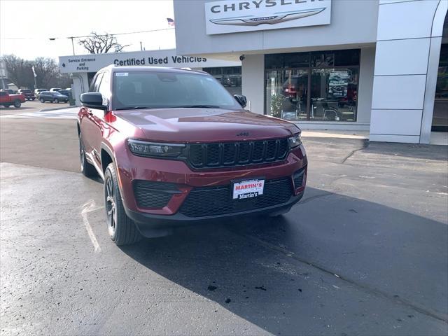 new 2025 Jeep Grand Cherokee car, priced at $43,979