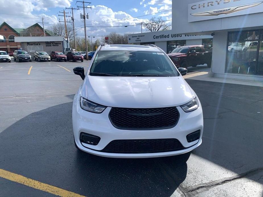 new 2024 Chrysler Pacifica car, priced at $57,932