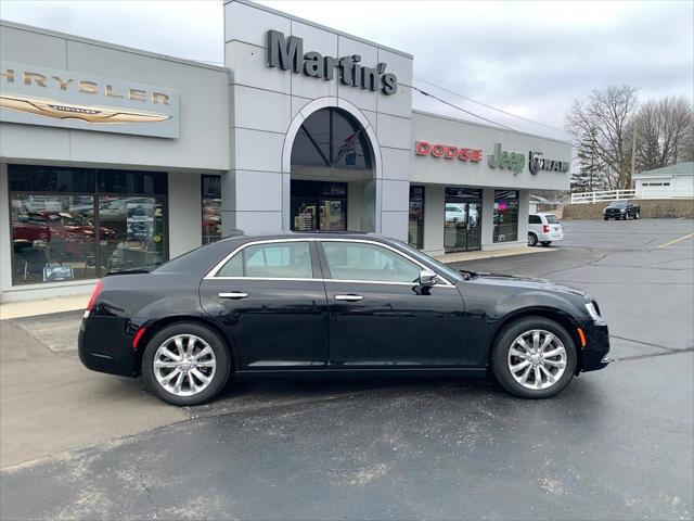 used 2017 Chrysler 300C car