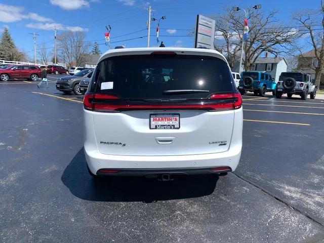 new 2024 Chrysler Pacifica car, priced at $51,682