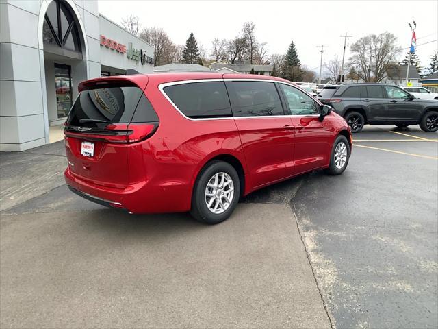 new 2025 Chrysler Pacifica car, priced at $42,381