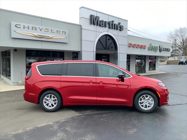 new 2025 Chrysler Pacifica car, priced at $42,381