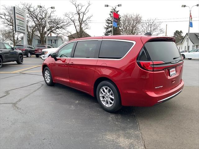 new 2025 Chrysler Pacifica car, priced at $42,381