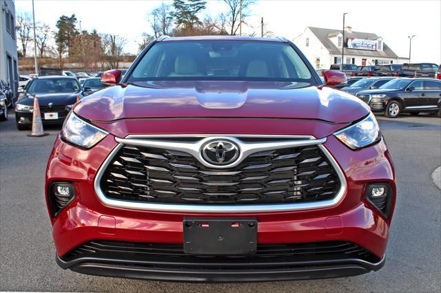 used 2022 Toyota Highlander car, priced at $32,997