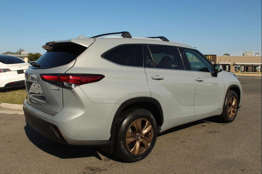 used 2022 Toyota Highlander Hybrid car, priced at $33,997
