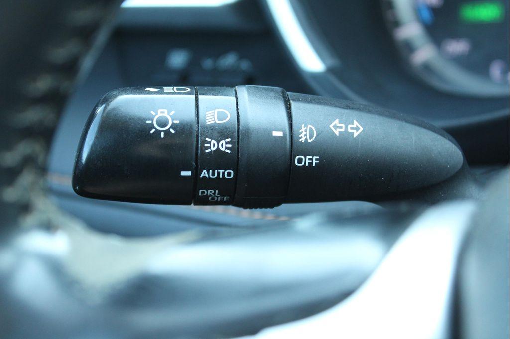 used 2022 Toyota Highlander Hybrid car, priced at $33,997