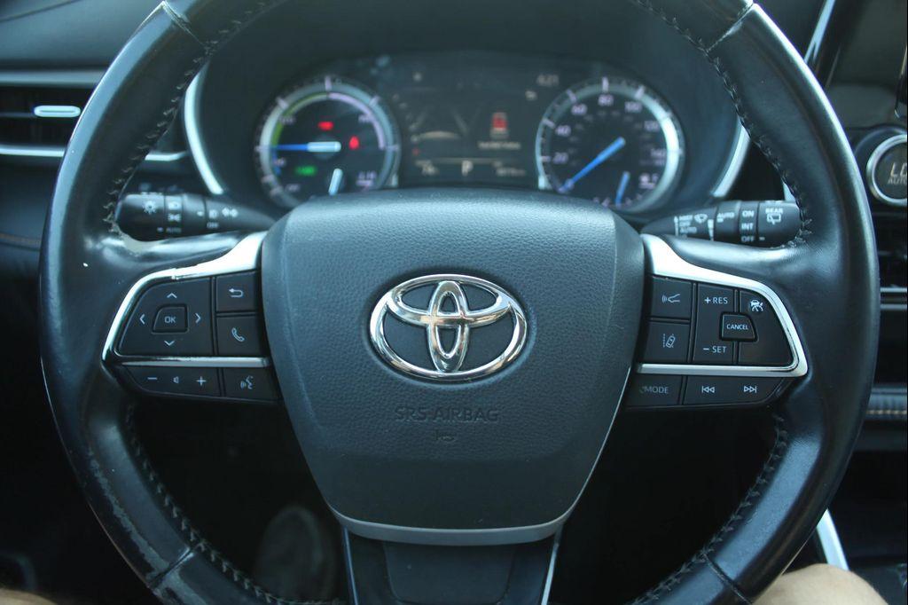 used 2022 Toyota Highlander Hybrid car, priced at $33,997