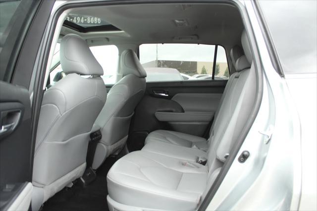 used 2021 Toyota Highlander car, priced at $30,997