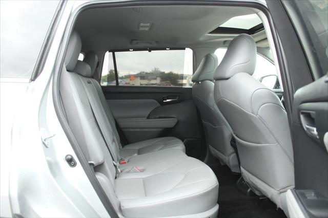 used 2021 Toyota Highlander car, priced at $30,997