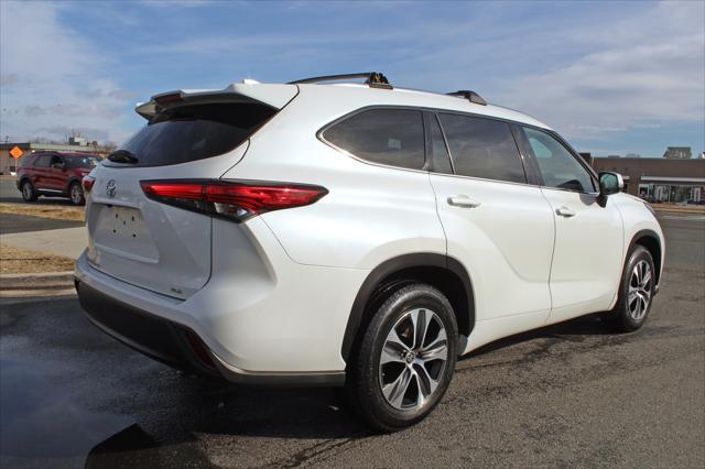 used 2020 Toyota Highlander car, priced at $26,500