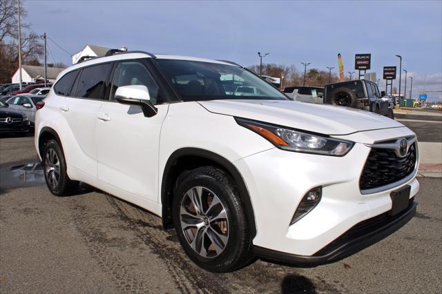 used 2020 Toyota Highlander car, priced at $26,500