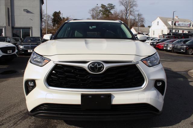 used 2020 Toyota Highlander car, priced at $26,500