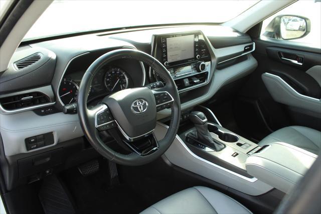 used 2020 Toyota Highlander car, priced at $26,500