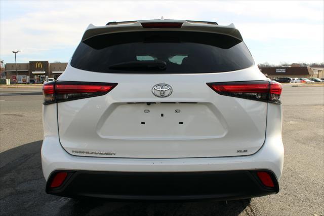 used 2020 Toyota Highlander car, priced at $26,500