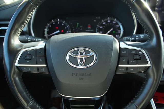 used 2021 Toyota Highlander car, priced at $29,997