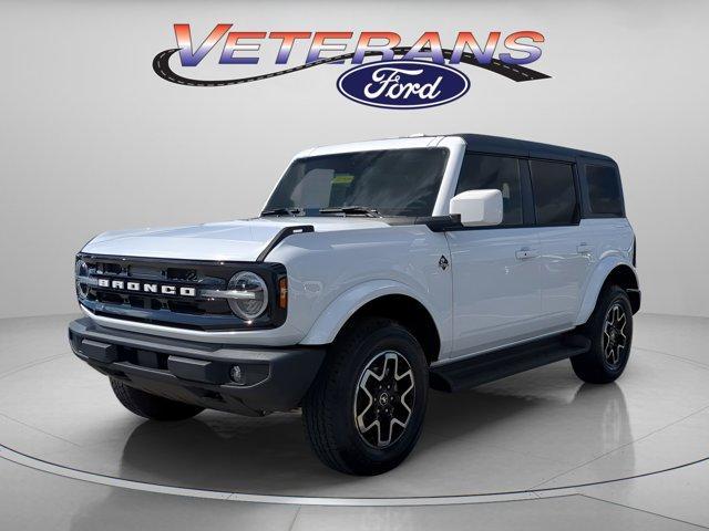 new 2025 Ford Bronco car, priced at $48,989