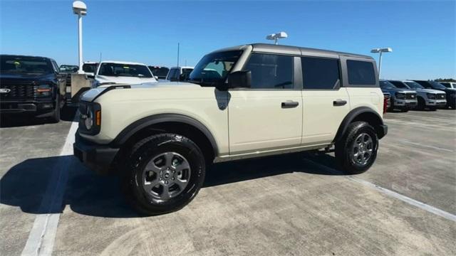 new 2025 Ford Bronco car, priced at $46,057
