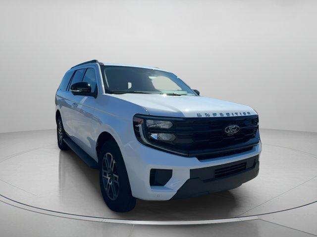 new 2025 Ford Expedition car, priced at $69,090
