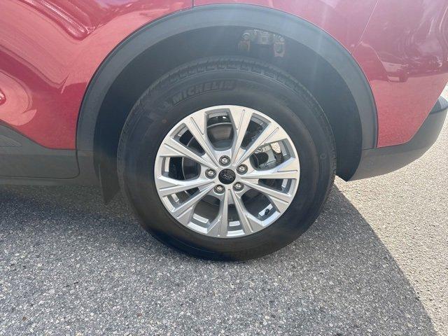 used 2025 Ford Escape car, priced at $27,999