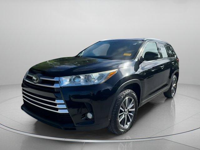 used 2019 Toyota Highlander car, priced at $22,990