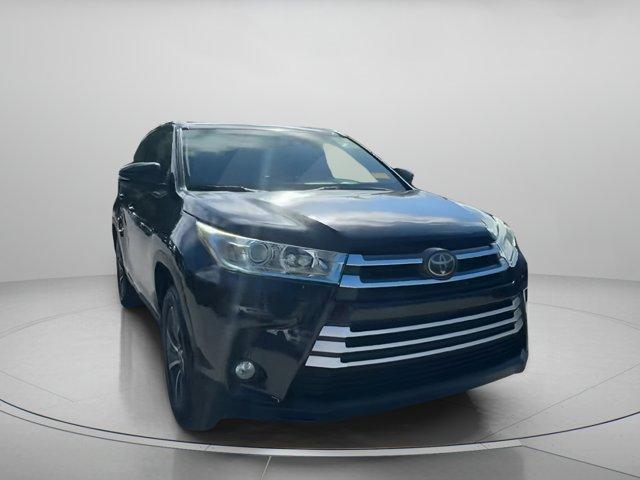used 2019 Toyota Highlander car, priced at $22,990