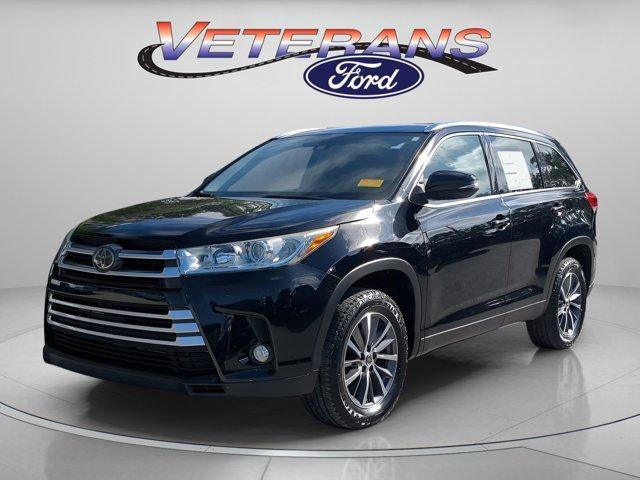 used 2019 Toyota Highlander car, priced at $22,990