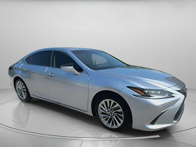 used 2022 Lexus ES 300h car, priced at $39,997