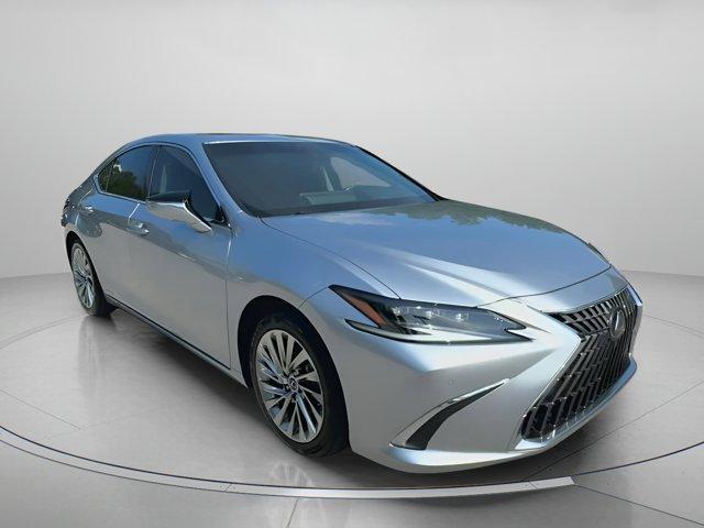 used 2022 Lexus ES 300h car, priced at $39,997