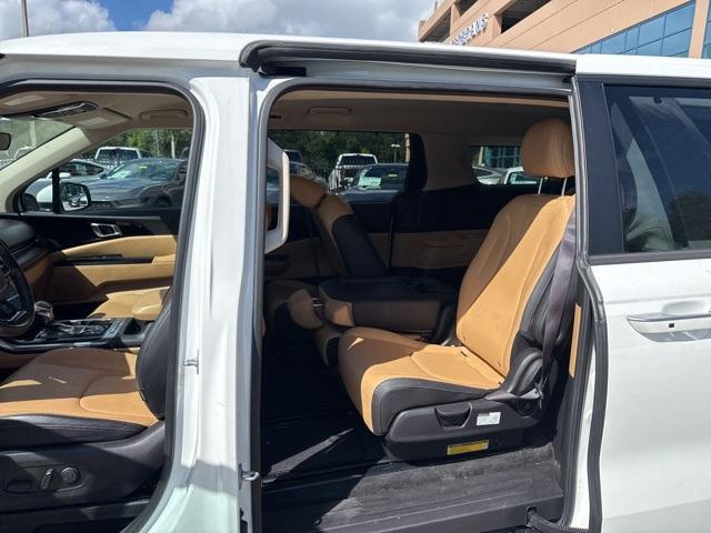 used 2022 Kia Carnival car, priced at $27,999
