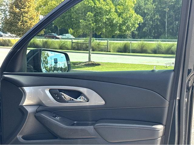 used 2021 Chevrolet Traverse car, priced at $18,586