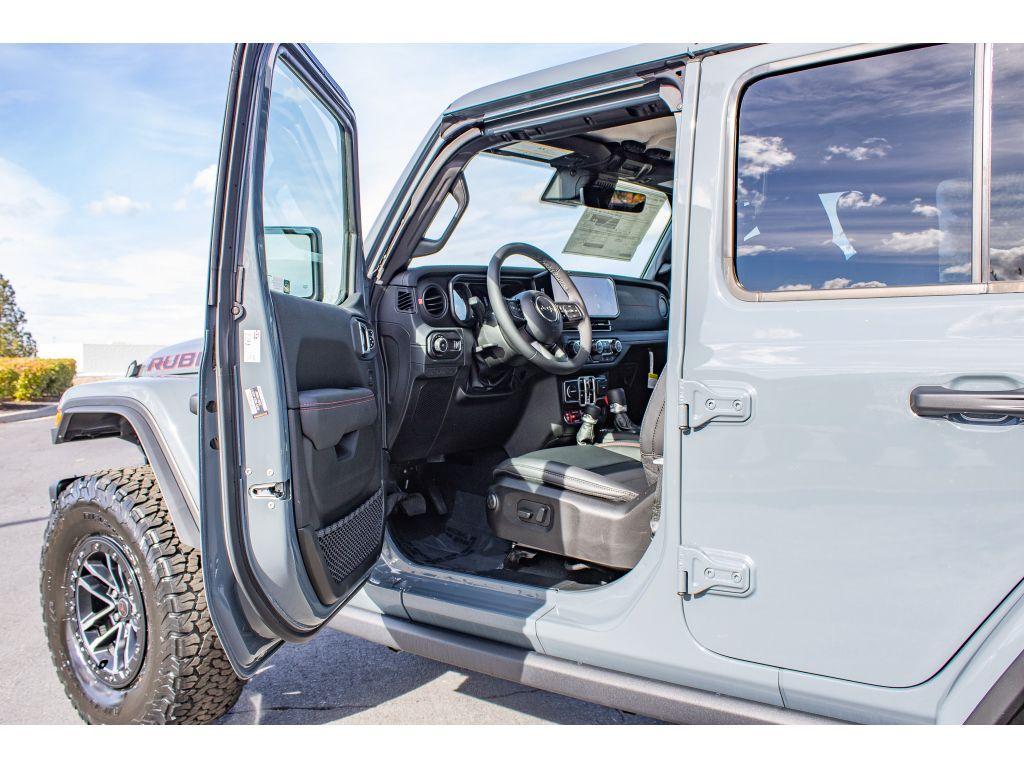 new 2025 Jeep Wrangler car, priced at $61,949