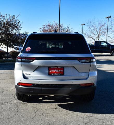 new 2024 Jeep Grand Cherokee car, priced at $43,339