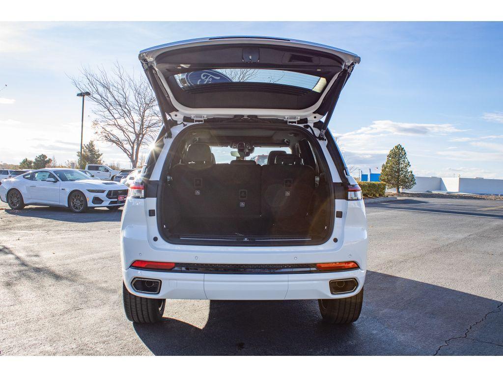 new 2025 Jeep Grand Cherokee car, priced at $57,250