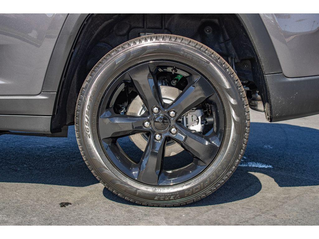 new 2025 Jeep Grand Cherokee car, priced at $42,750