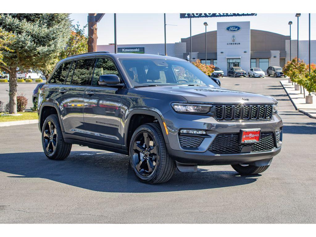 new 2025 Jeep Grand Cherokee car, priced at $42,750