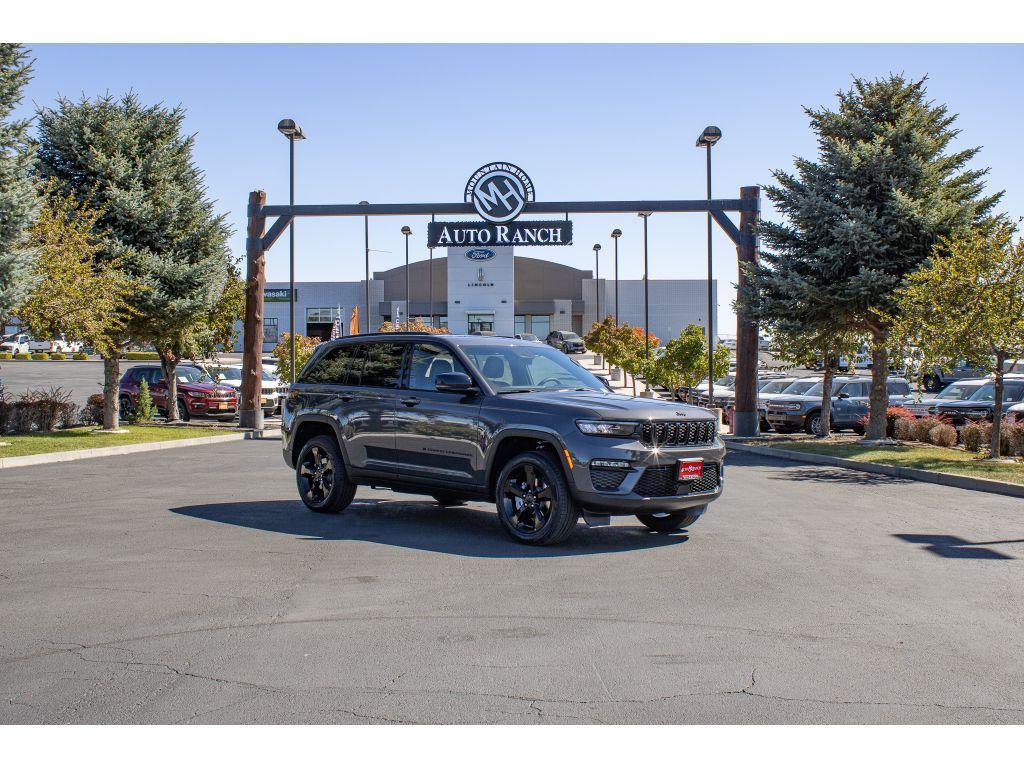 new 2025 Jeep Grand Cherokee car, priced at $42,750