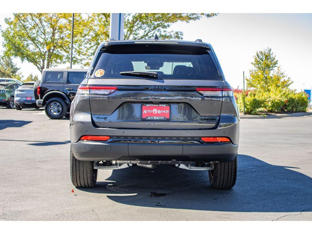 new 2025 Jeep Grand Cherokee car, priced at $42,750