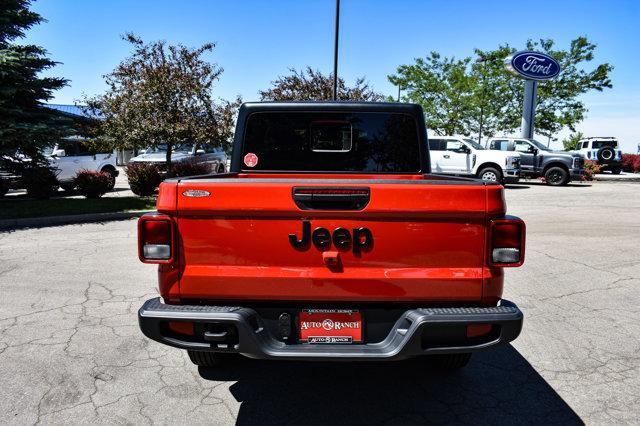 new 2024 Jeep Gladiator car, priced at $45,213