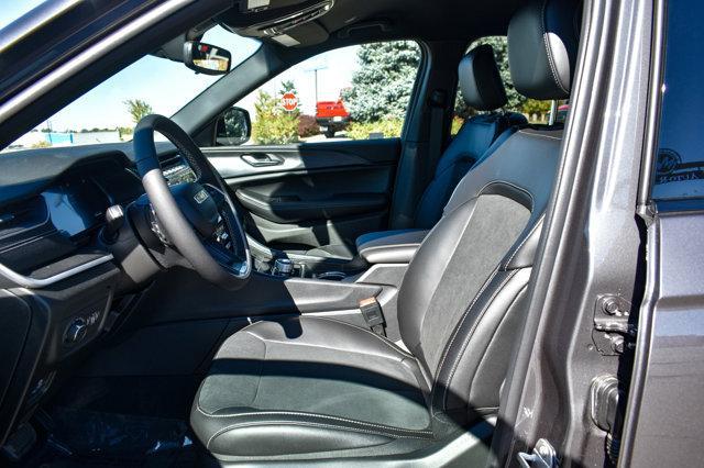 new 2024 Jeep Grand Cherokee L car, priced at $45,328