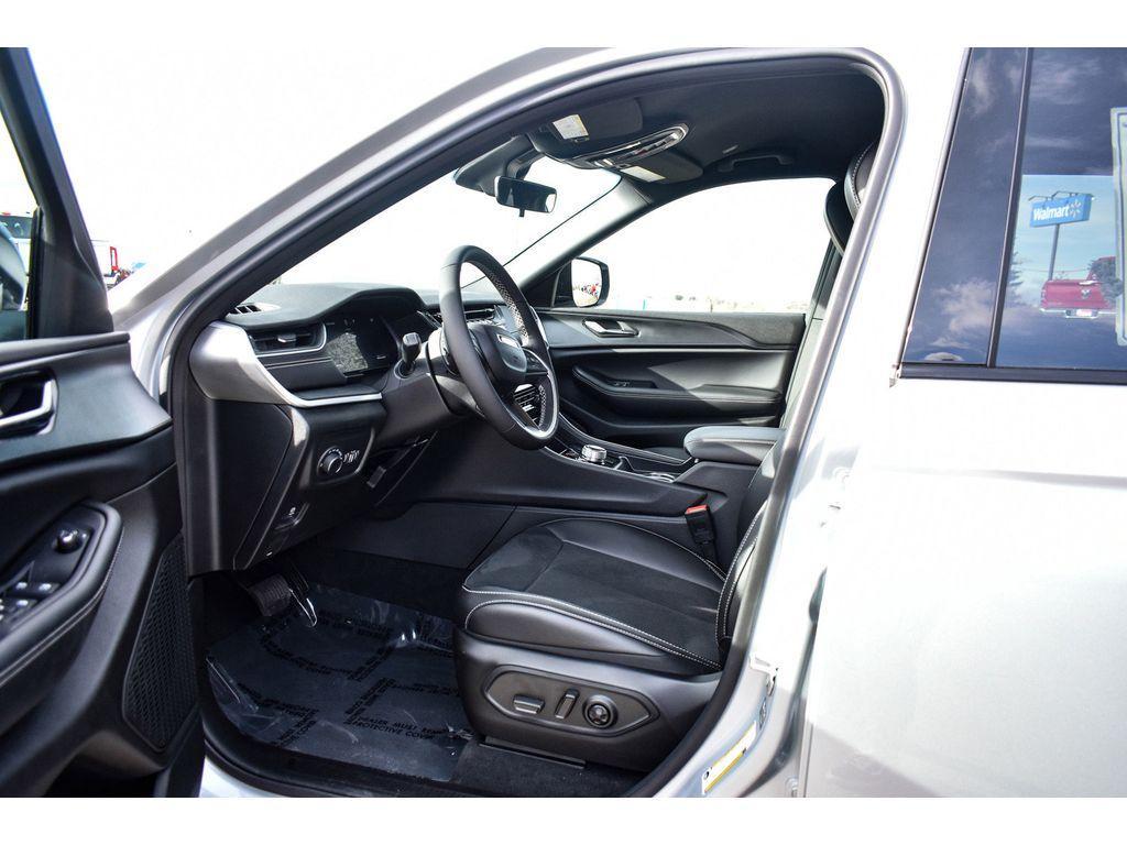 new 2025 Jeep Grand Cherokee L car, priced at $40,500