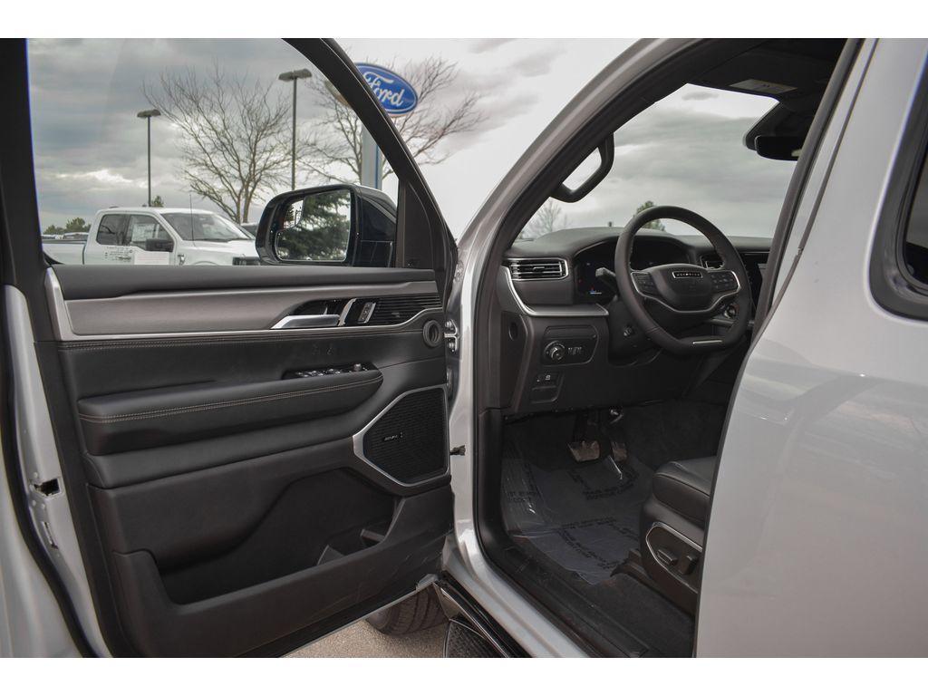 new 2025 Jeep Wagoneer car, priced at $62,000
